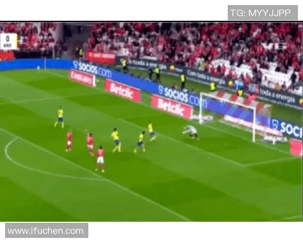 世界杯精彩对决里昂小胜本菲卡帽子戏法引爆全场战术分析揭秘