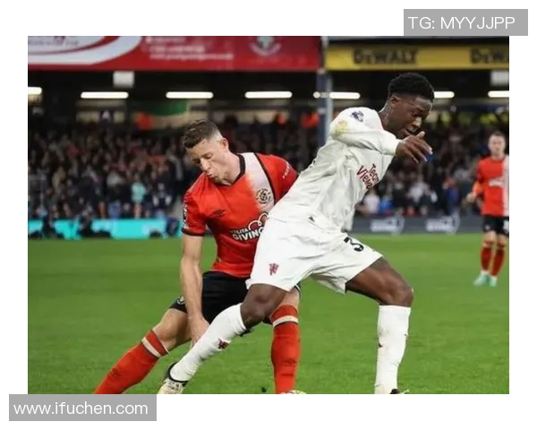 巴萨与曼联友谊赛战平神奇扑救引发转会传闻热议